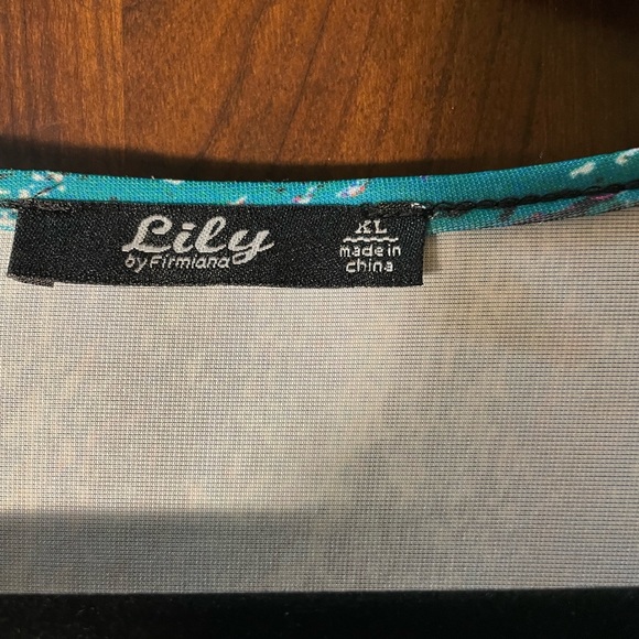 Short sleeved tunic with a vertical slowing patters of rainbow colours - Picture 3 of 6